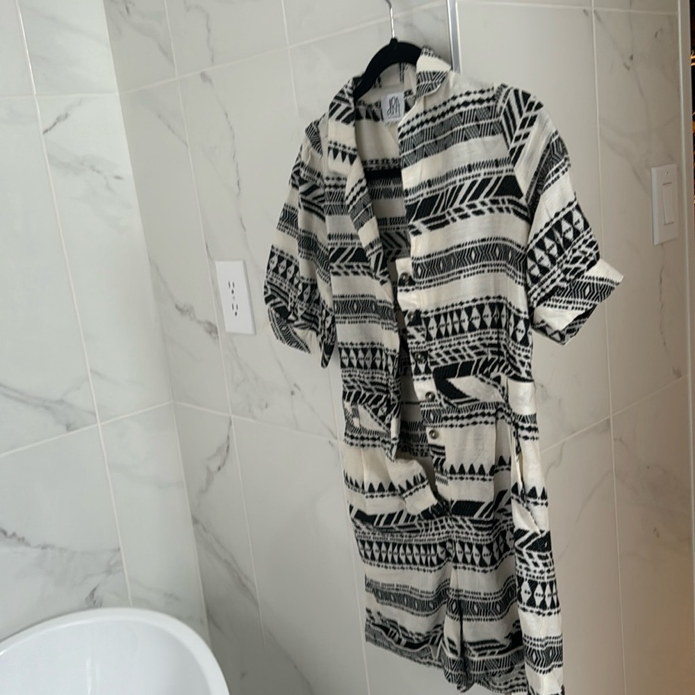 DRA jump suit XSmall size , thick linen material.  Brand new never worn